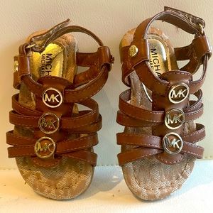 Kids sandals